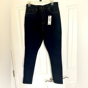Size 8 inseam 28 Boohoo Jeans. NWT